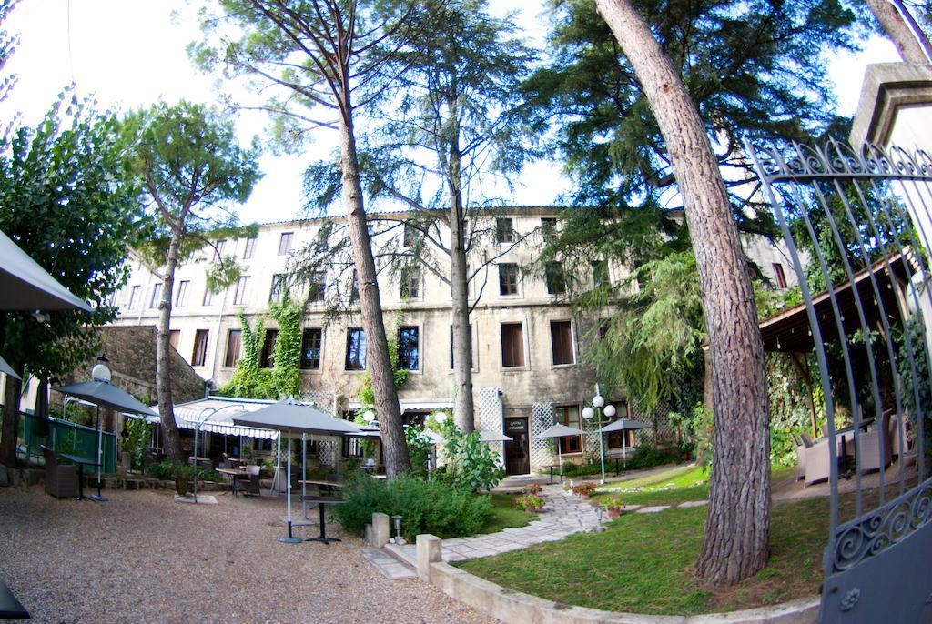Auberge Du Pont Romain Sommieres Exterior photo