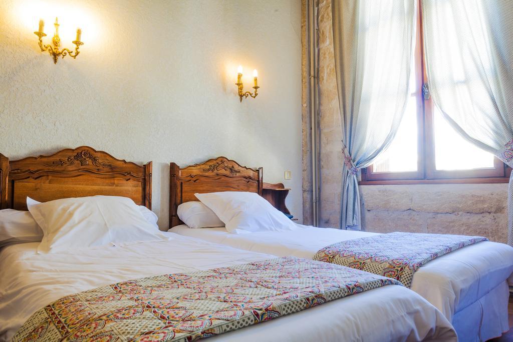 Auberge Du Pont Romain Sommieres Room photo