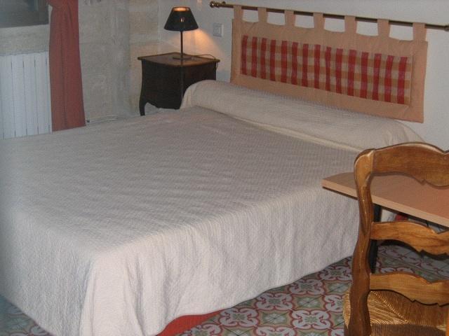 Auberge Du Pont Romain Sommieres Room photo